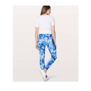 Lululemon wunder under low rise size 8 blue print